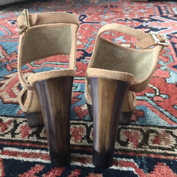 *NWOT* Fits Beautifully Block Heels. *NEVER WORN* - Picture 5 of 10